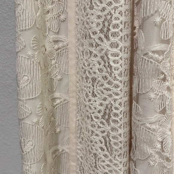 Beautiful Boho Lace Wedding or Elopement dress - Picture 5 of 7